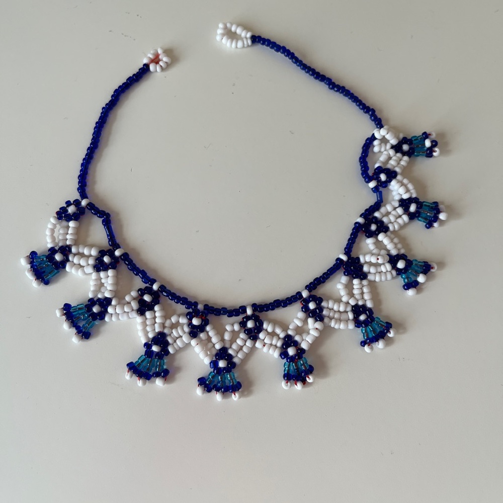 Handmade Native American Style Children’s beads choker necklace blue & white - Picture 3 of 3